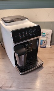 Philips Series 3200 EP3243/70 Kaffeevollautomat - Weiß, 1500W
