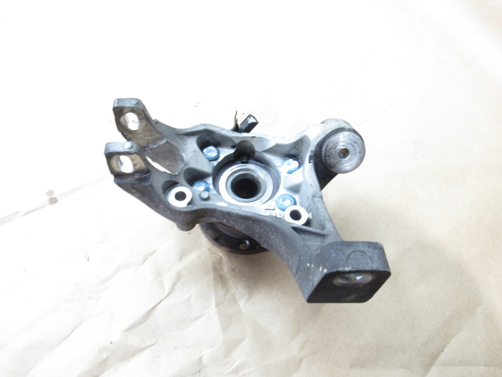 Bentley Continental GT 2012 6.0L AWD Rear Left Spindle Knuckle Hub 11-18 ;#3