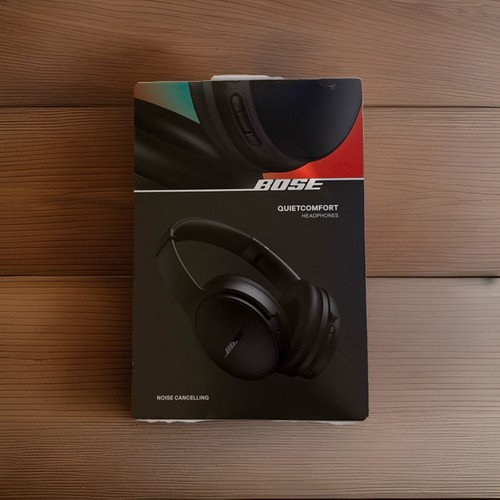 Bose QuetComfort Headphones Noise-Cancelling BLACK BRAND NEW - Picture 1 of 3