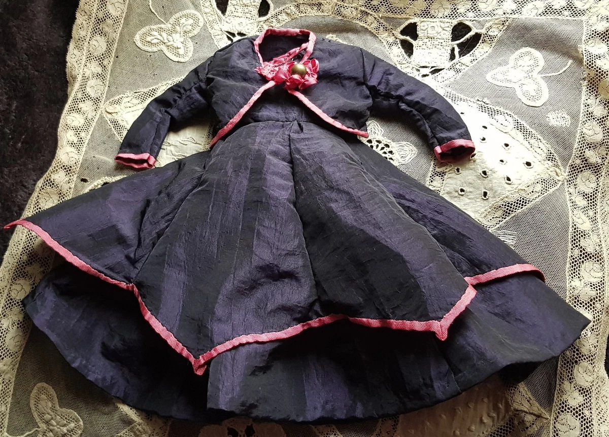 Petite French Bisque Poupee from Parisian Aux Reves de L'Enfance