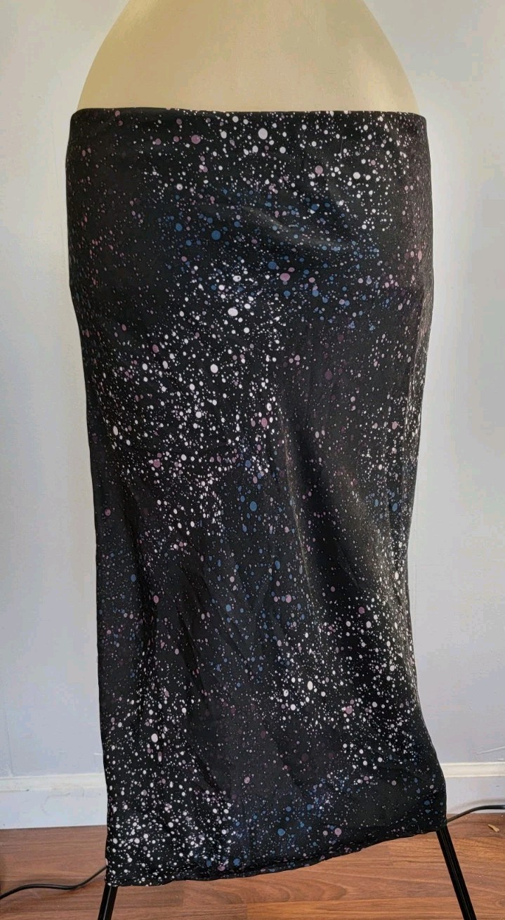 Black Long Pencil Skirt w/ 'Paint Splatter' Sz Medium Satin Elastic Waist 30 In