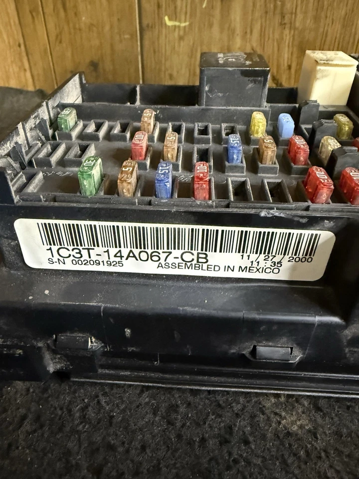 Ford F250 F350 Super Duty 2001 diésel caja de fusibles relé panel gema 1C3T-14A067-CB Foto 4 de 4