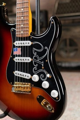 Fender USA Stevie Ray Vaughan　シグネチャー 9235001087_gtr_frt_001_rr.png?