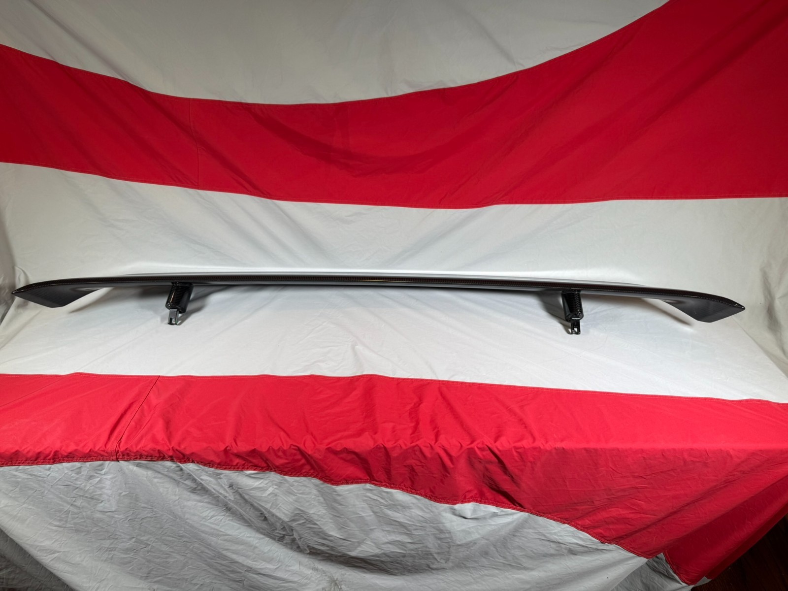 Audi R8 REAR Rear spoiler P/N 42B827918