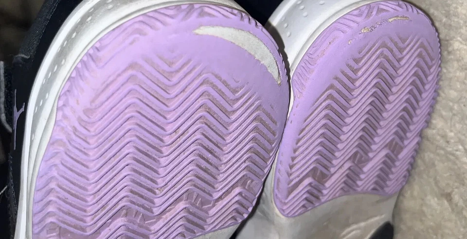 Jordan Max Aura Talla 2.5Y Niñas Jóvenes 2.5 DC-2001-015 Blanco Negro Púrpura Foto 3 de 4