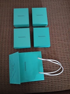 4 EMPTY GIFT BOXES WITH CUSHIONS AND 1 BAG AUTHENTIC TIFFANY & CO PACKAGING