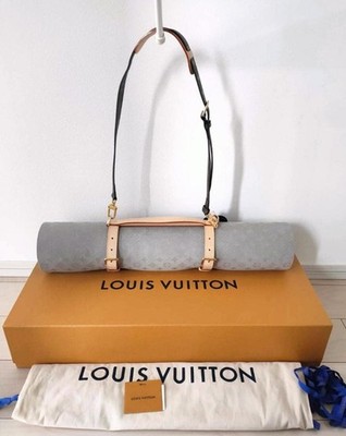LOUIS VUITTON Monogram Etui Tapi Yoga Trainingsmatte Beige GI0501 LV Auth