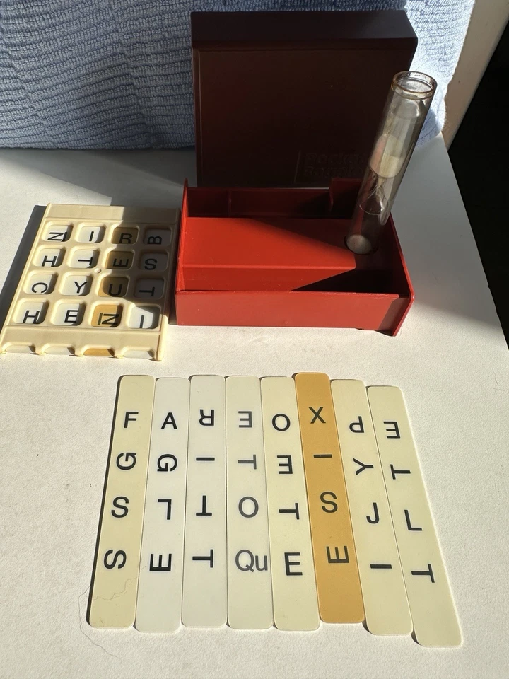 Juego de palabras portátil de viaje completo Pocket Boggle Parker Brothers 1980 de colección Foto 4 de 4