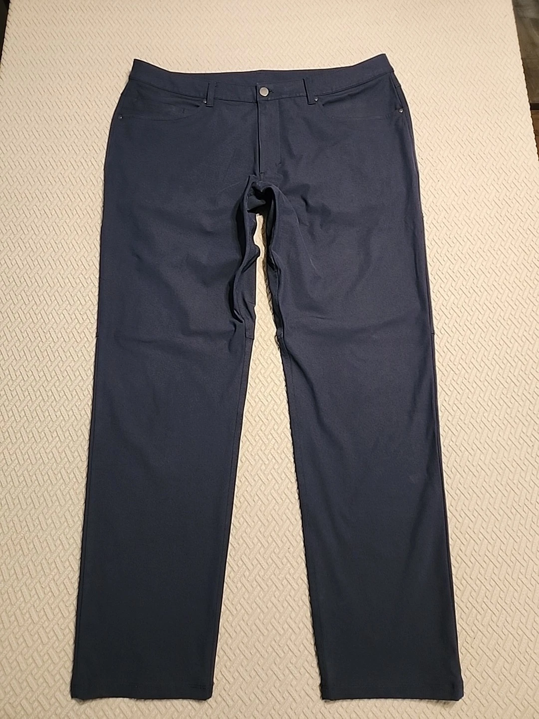 Lululemon Men’s ABC Classic Fit Pant sz 37 actual 38x32 Navy Warpstreme LM5ADES