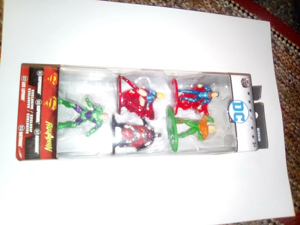 Jada Toys  -  matchbox 5 pack figure collector's set (1 3/4") - Pack B.  - Image 3 of 3