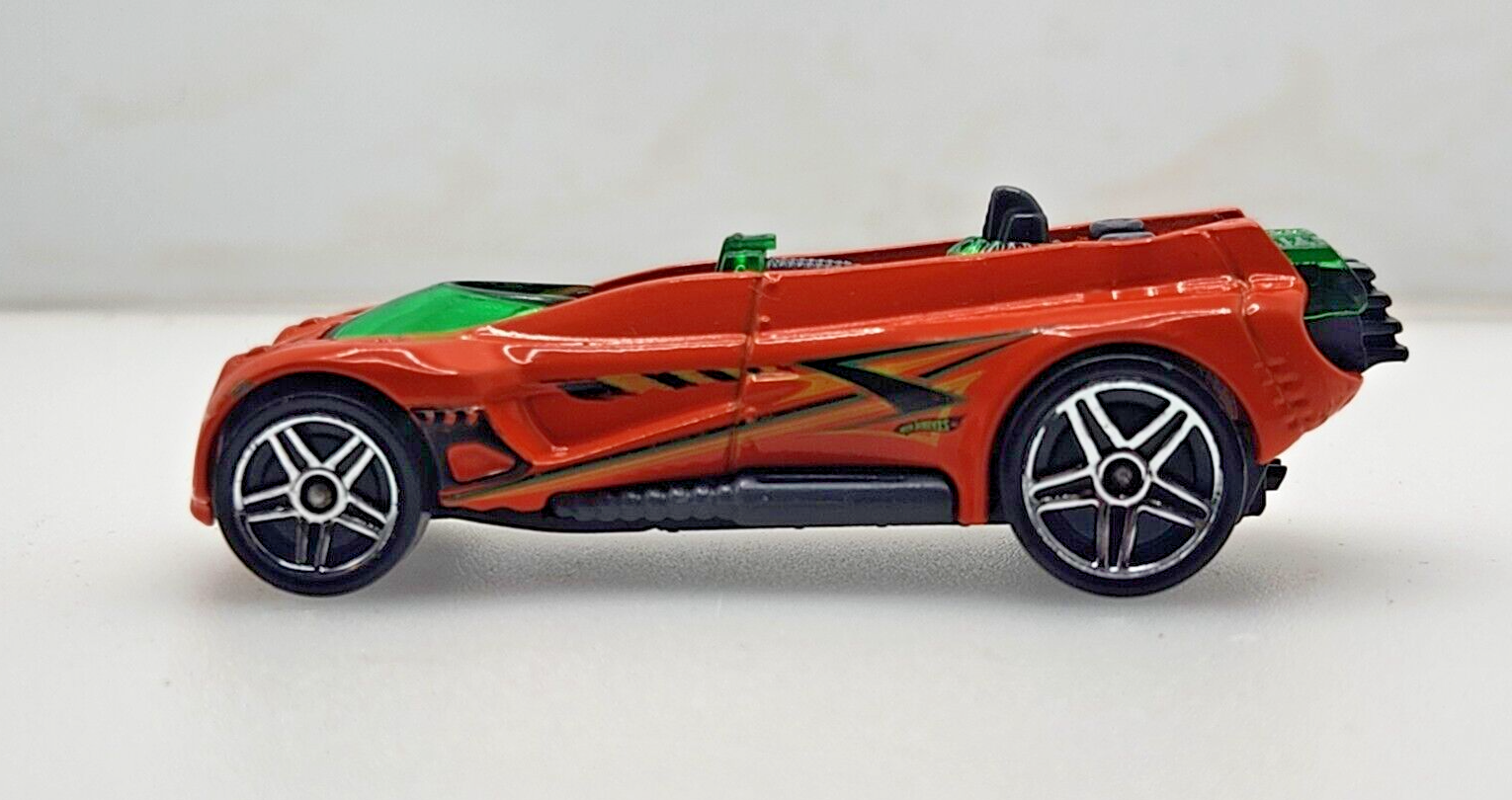 Hot Wheels Gearonimo Orange Track Stunts Diecast Car Mattel 2011