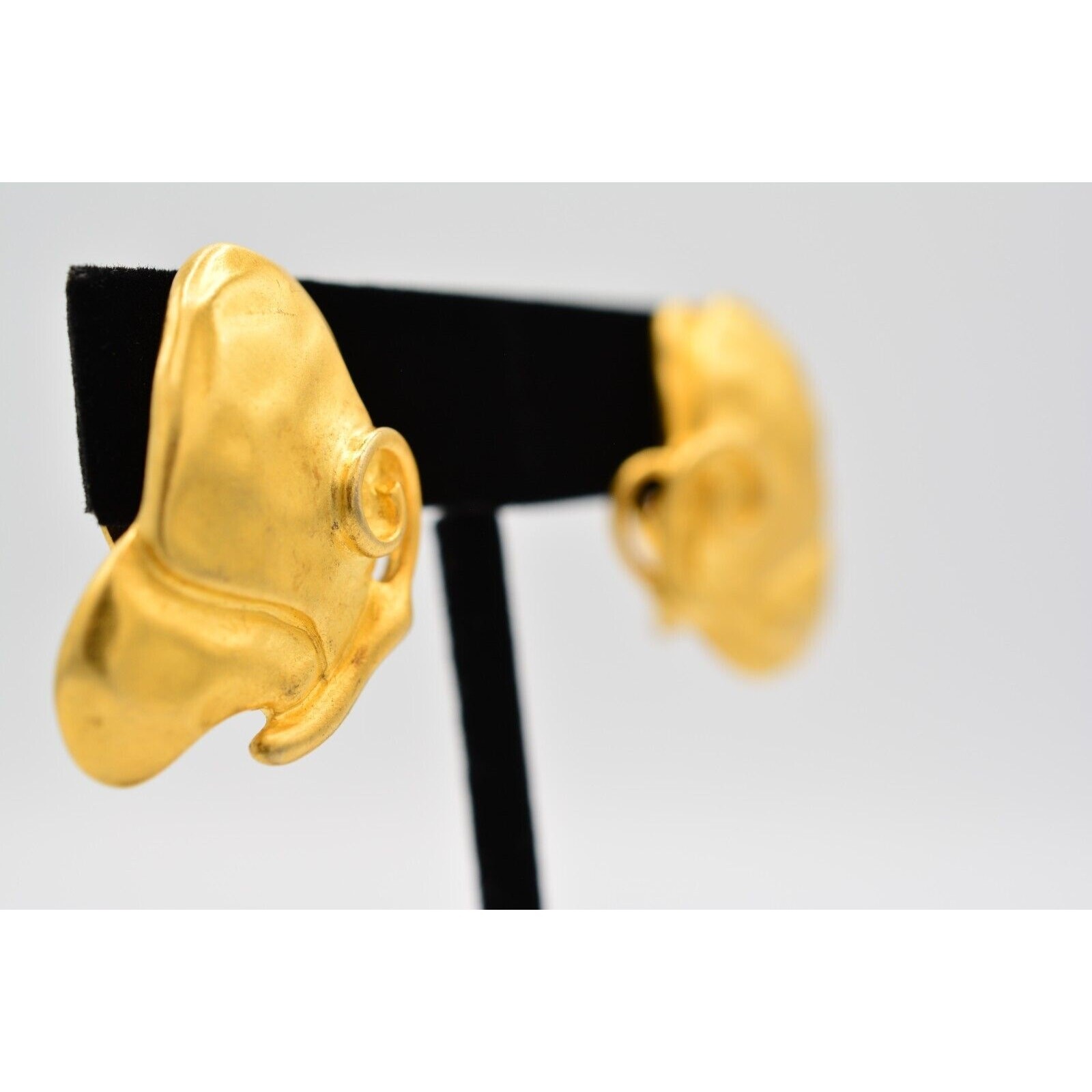 Givenchy Rare Butterfly Clip On Earrings Brushed Gold Chunky Vintage Signed Bin1 image 4