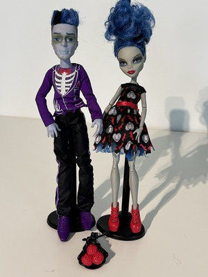 #ad Monster High Love#x27;s Not Dead Slo Mo amp; Ghoulia Yelps 2 Pack Dolls C $60.00