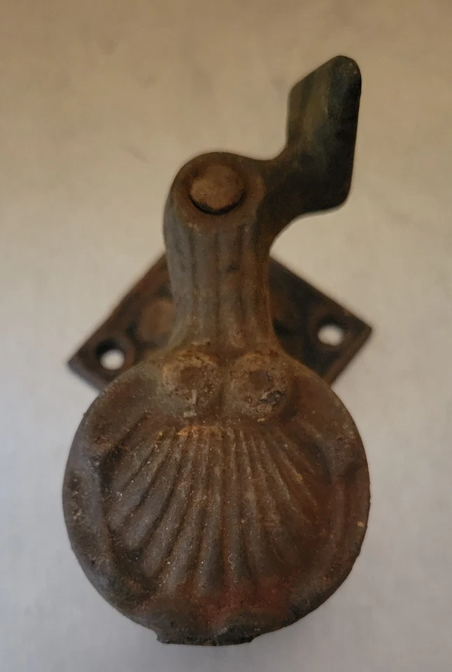 Obturador antigo design de concha marítima de ferro fundido para cães  - Imagem 2 de 4