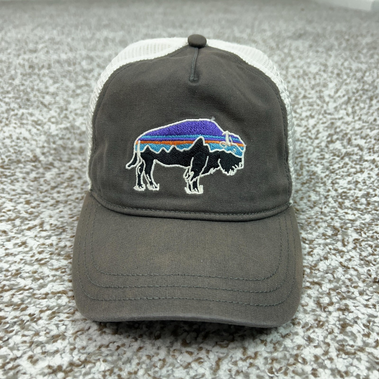 Cap Snap Back Mens One Size Gray White Mesh Trucker Bison Lo