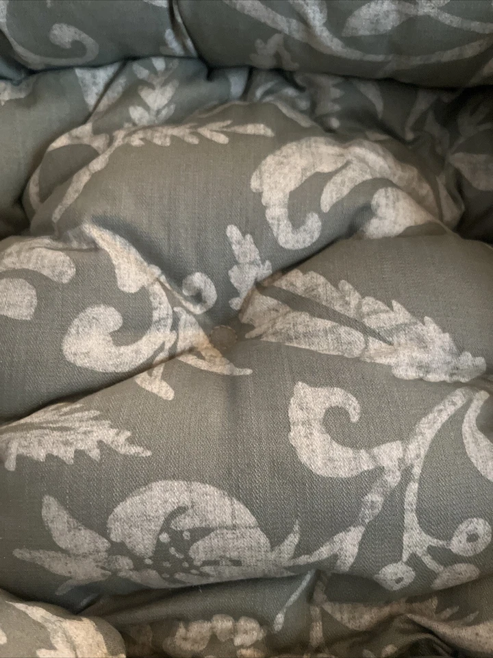 Cama pequeña para perros Bowsers Pet verde flor donut reforzada anidación Foto 3 de 4