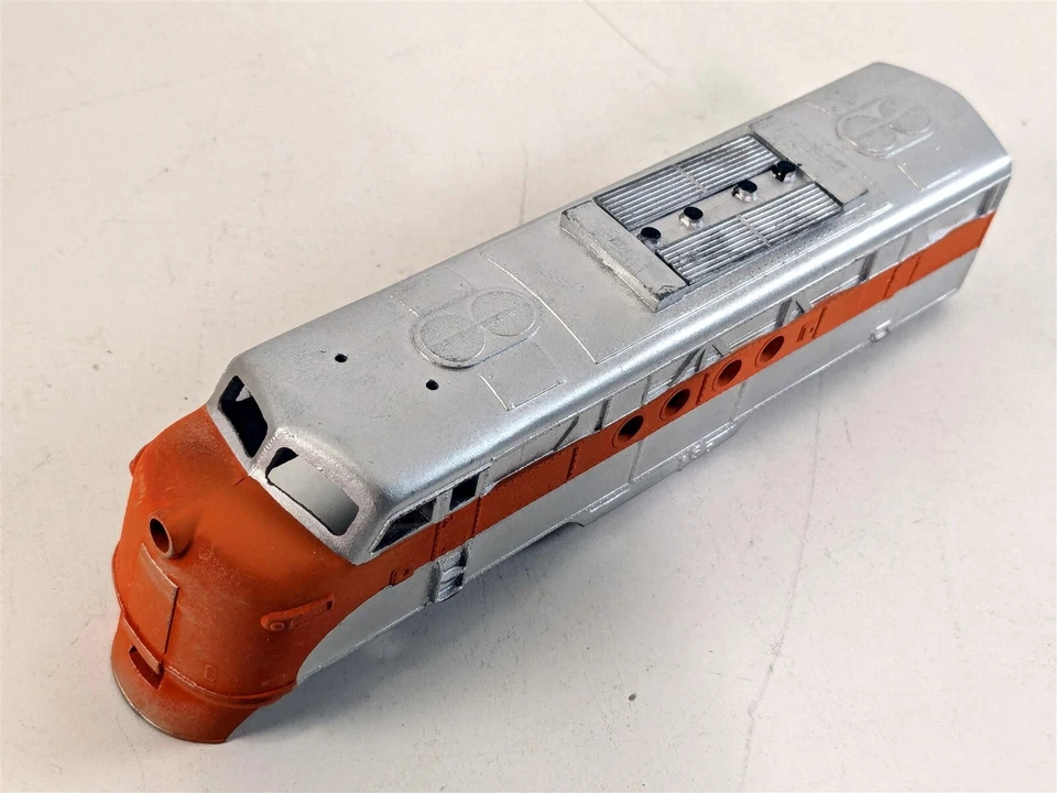 Cary Locomotive Works FT A Western Pacific Body Diesel Locomotive HO Scale - Image 3 of 4