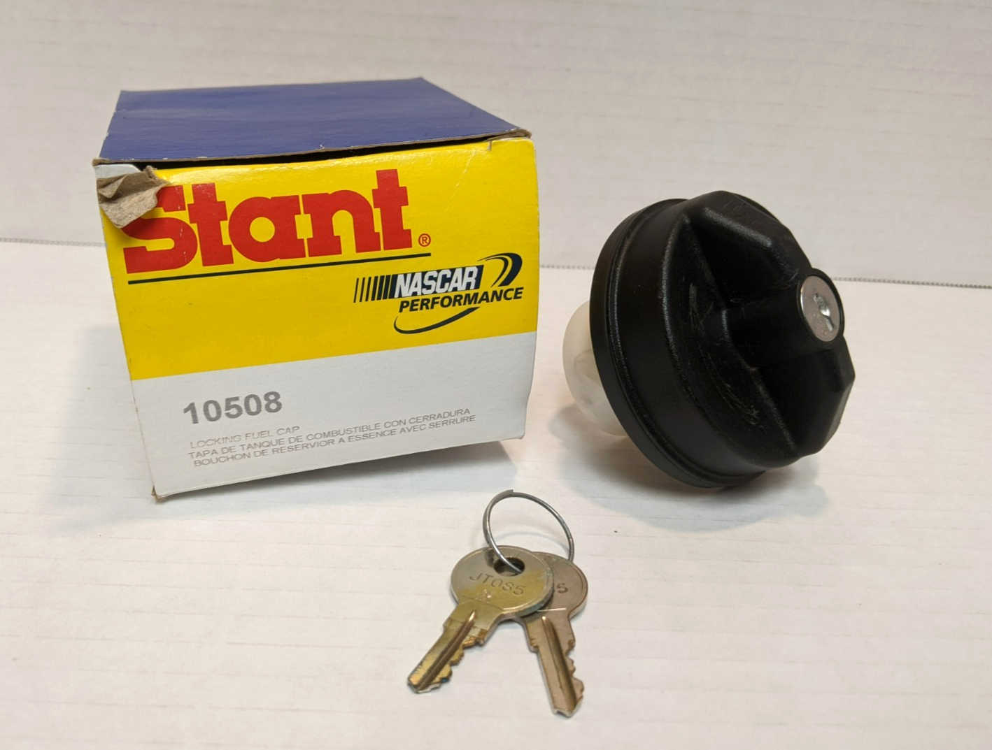 Stant Locking Gas Cap for Fuel Tank with Keys 10508 Excellent Condition