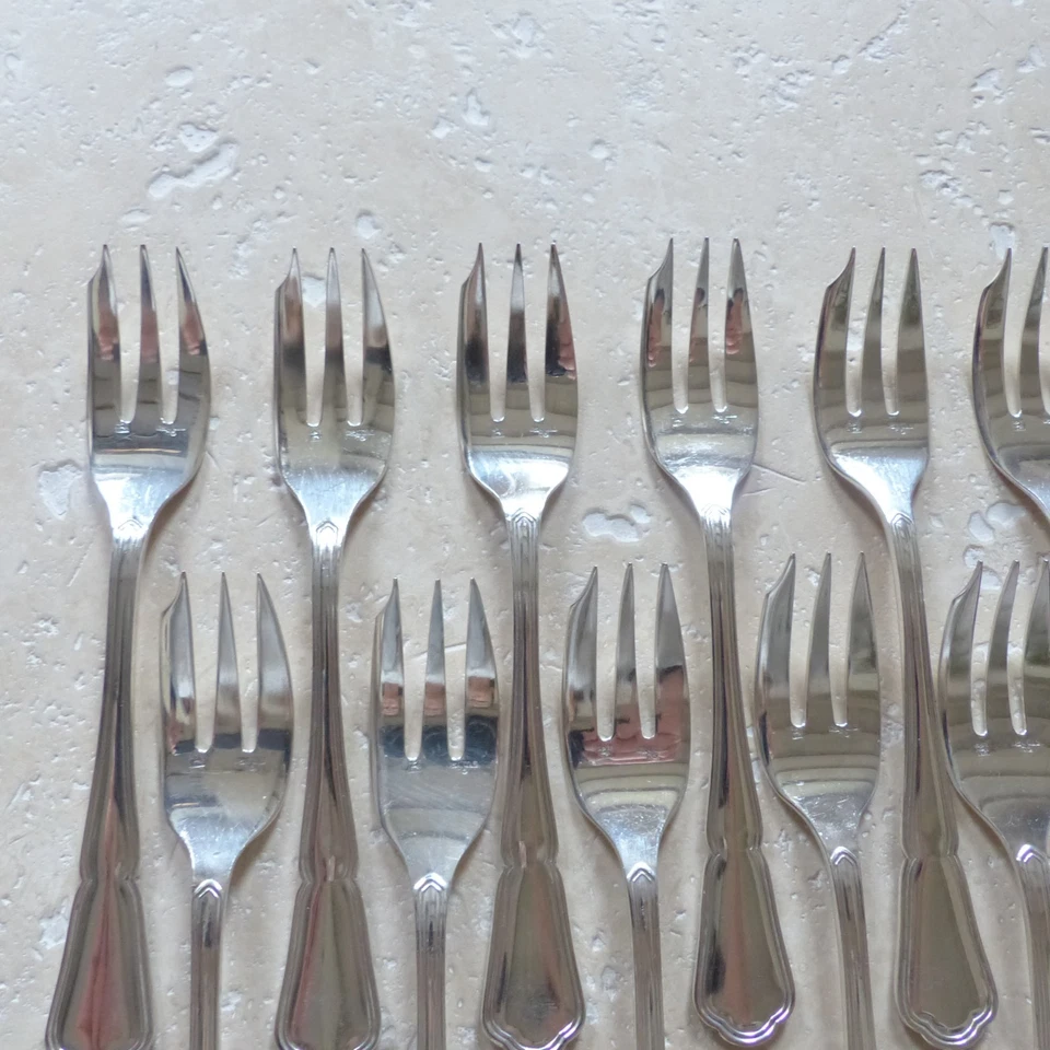 12 Fourchettes à gâteaux ERCUIS FILET CONTOUR métal argenté couverts 14,1 cm - Photo 2/4