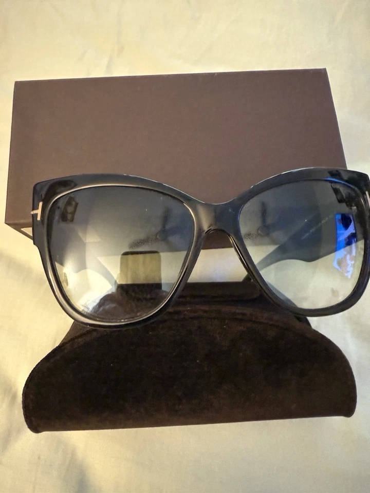 Tom Ford Sunglasses - Image 4 of 4