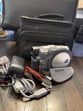 Sony Handycam DVD Camcorder 10x Zoom LCD USB w/ Accessories  Case