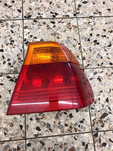 106 BMW  3er E46 Original Rückleuchte Heckleuchte Rücklicht rechts 8364922