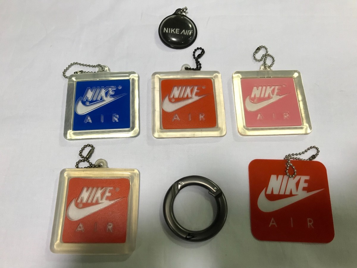 NIKE VINTAGE KEY RINGS PIEACES!/