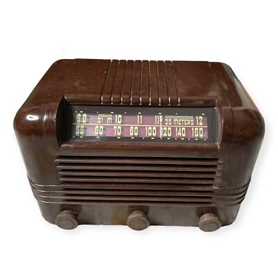 Brown Bakelite 1946 RCA Victor Model 56X10 Vacuum Tube AM