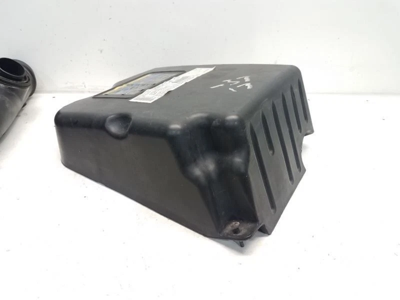 2002-04 Oldsmobile Bravada (4,2 л / AT) воздухоочиститель * верхний * с трубкой - Изображение 3 из 4