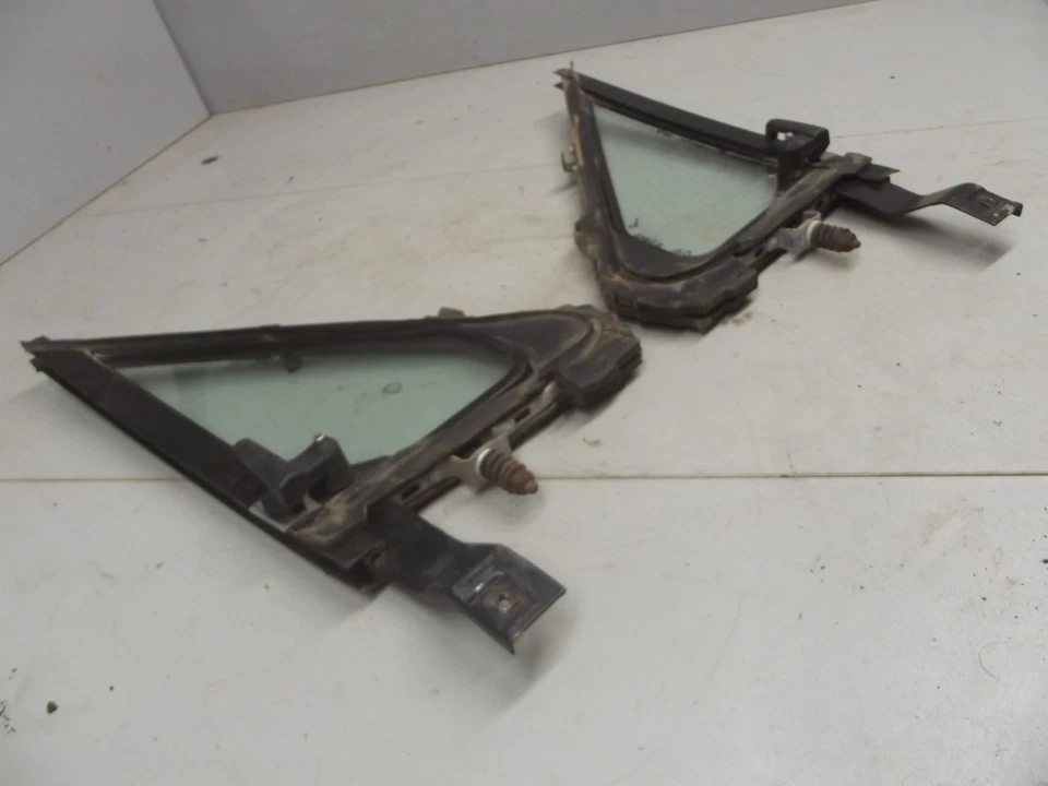 Ford Ranger Bronco II 1983-1988 puerta delantera manual ventilación ventana par OEM 1984 1985 Foto 3 de 4