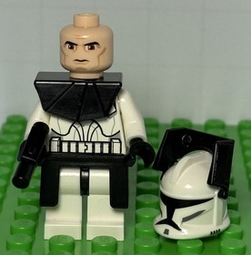 Lego Star Wars Minifigure P1 Clone  Trooper Black Armor And One Blaster Sw0223