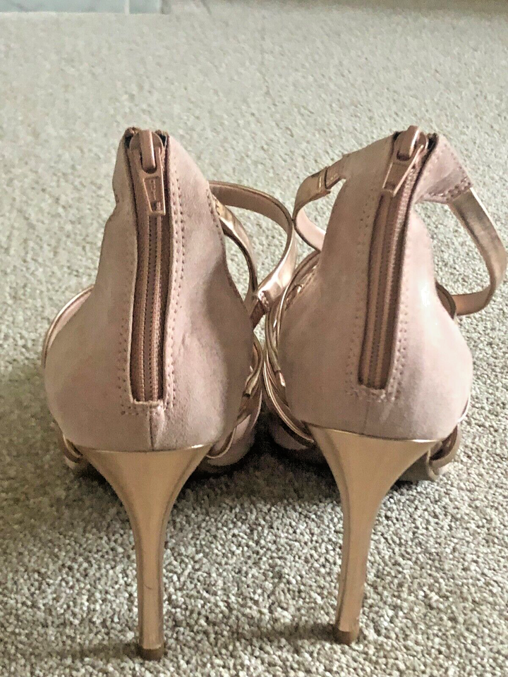 Escarpins Satin Et Brevet M&S - Taille UK4 (EU37), Talon 4 Pouces, Bout Ouvert - Occasion Bon état