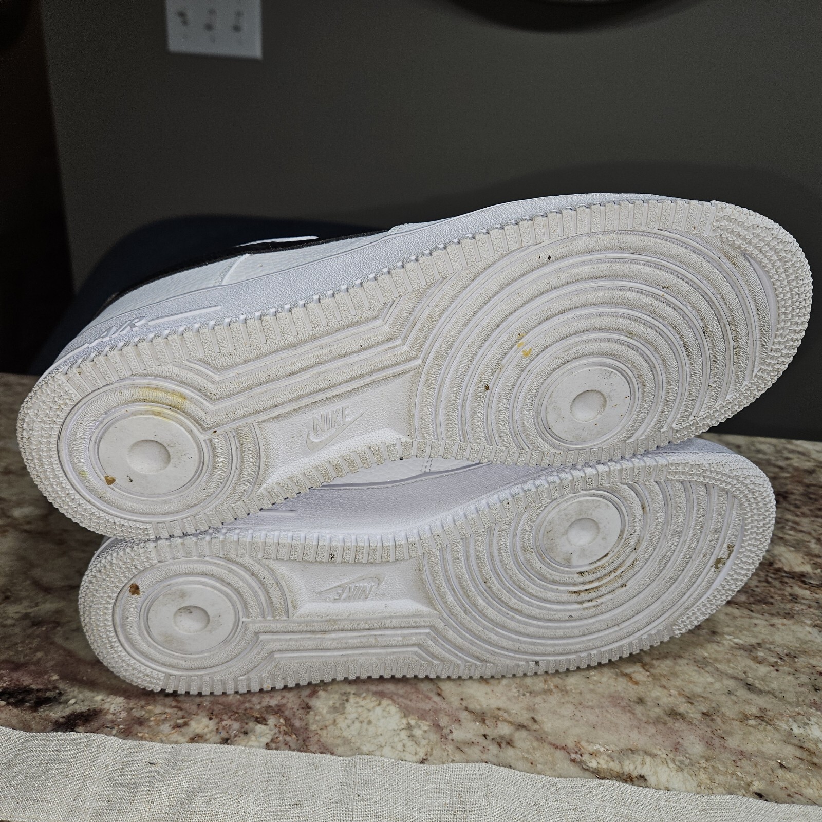 mens nike shoes 9.5