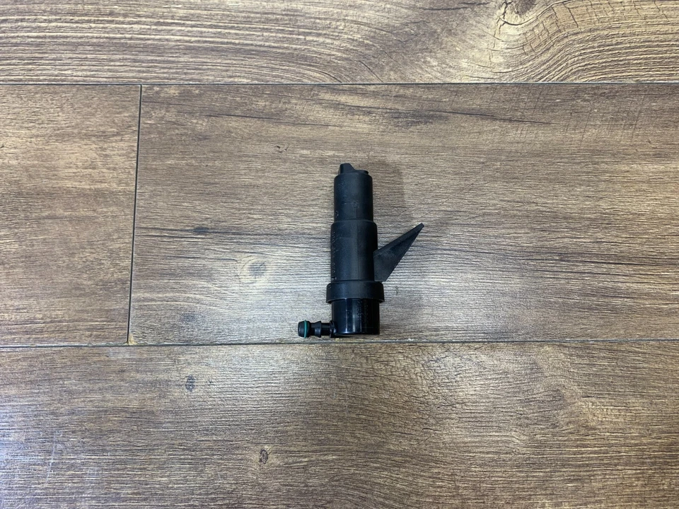 Cilindro de lavado de faros delanteros VW Volkswagen Passat 1996-2000 solo OEM NUEVO Foto 2 de 4