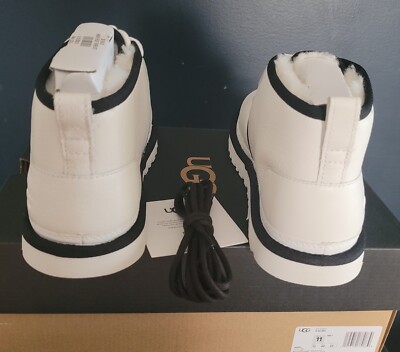 NEW AUTHENTIC UGG MENS display picture 2