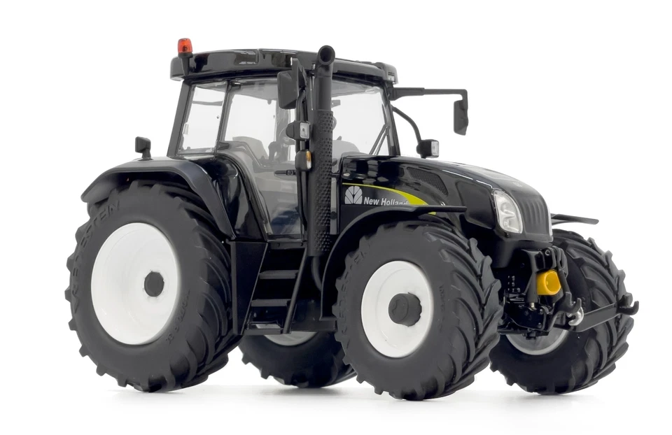 MARGE MODELS - Tracteur de couleur noir limitée à 333 pièces – NEW HOLLAND T7... - Photo 2/3