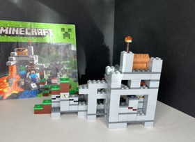 LEGO Minecraft Set# 21113 "THE CAVE" Spider Complete w/ Instructions & MINIFIGS