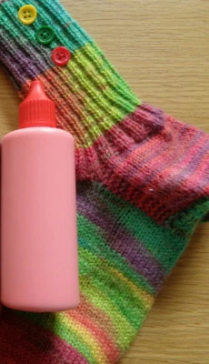 Sohlen Noppen Latex schwarz grau weiss lila rot Sockstopp 100ml/€2,50