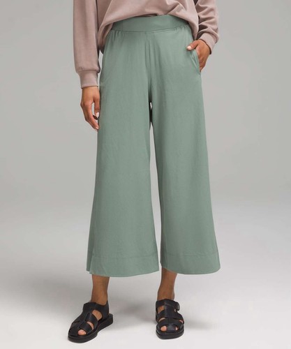 NWT Lululemon Womens Stretch Woven High Rise Wide Leg Cropped size XL GREU