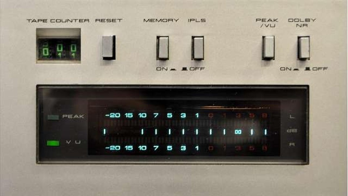 AKAI GX-M50 3 Head Stereo Cassette Deck Dolby NR Silver Vintage