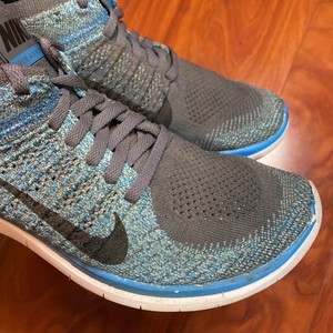 free run blue laces