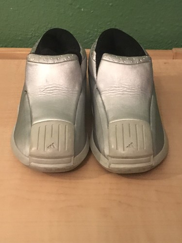 kobe sneakers 2001