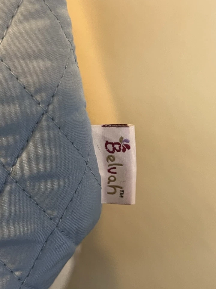 Belvah выстеганная наплечная сумочка сумка светло-синий, бант и шлепанцы акценты - Изображение 2 из 4