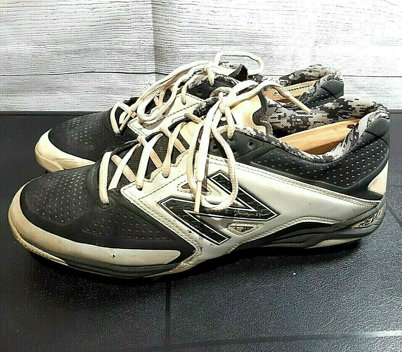New Balance Baseball Cleats Men Size 11 