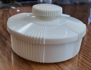 Vintage White Starburst Round Plastic Container w/ Lid Vanity Accessory