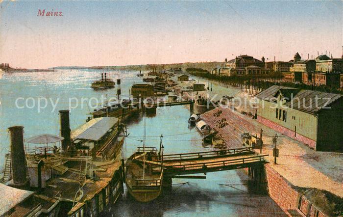 43307786 Mainz Rhein Rheinufer Schiffsanleger Dampfer