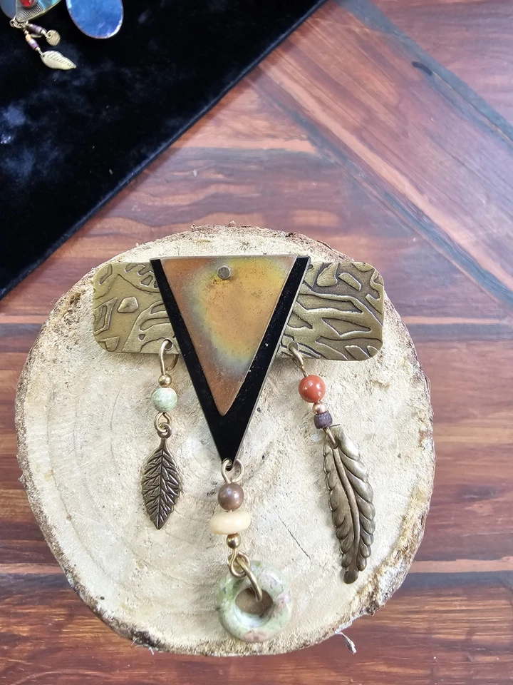 Lote de 2 broches de metal cobre arte encanto prendedor artista esmalte azul paleta sol atómico Foto 3 de 4