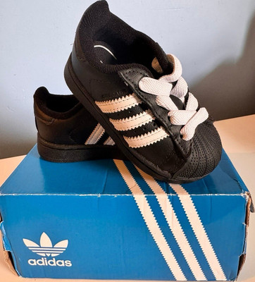 adidas Superstar Unisex Kids Black White Low Top Sneakers US Size 5