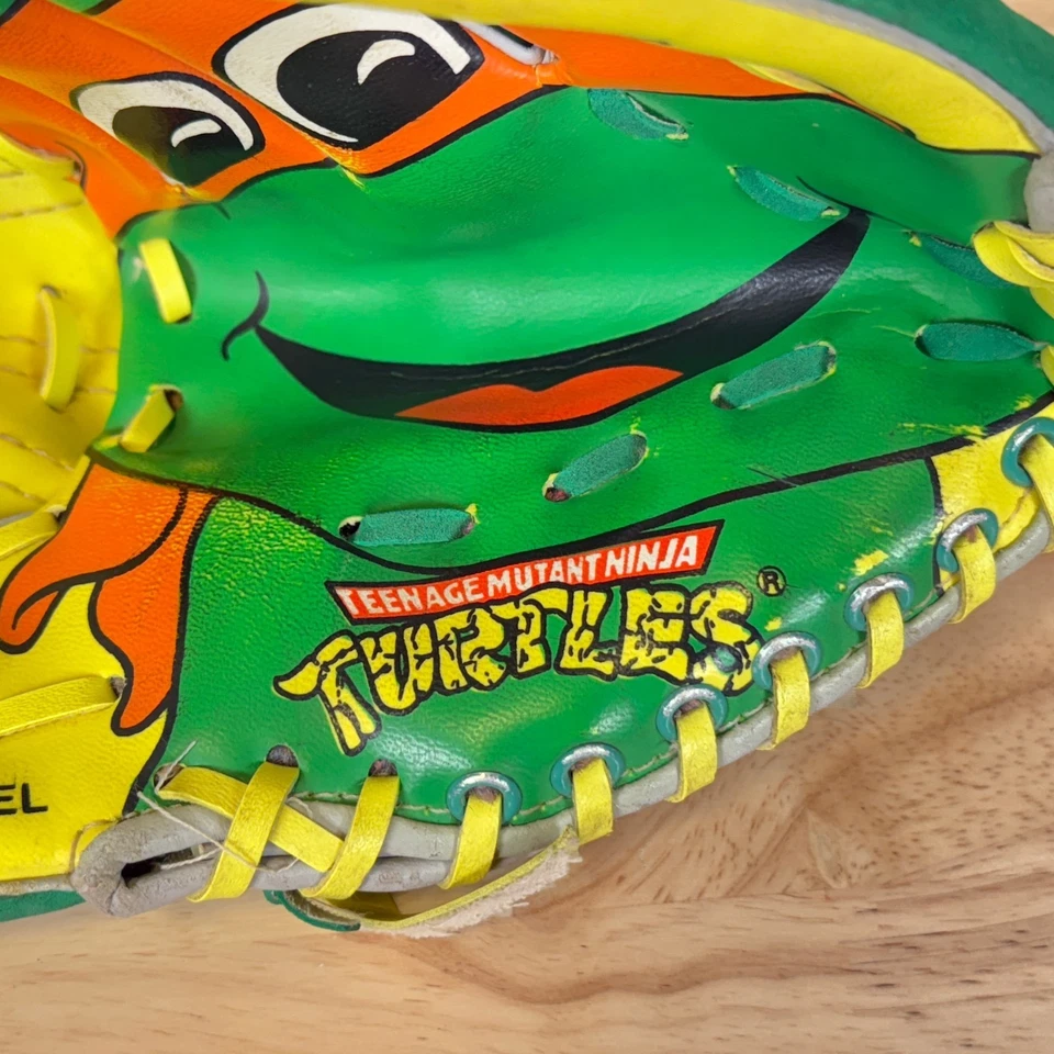 1990 TMNT Michelangelo Youth Baseball Glove Mitt by Remco – Vintage Ninja Turtle - Image 4 of 4