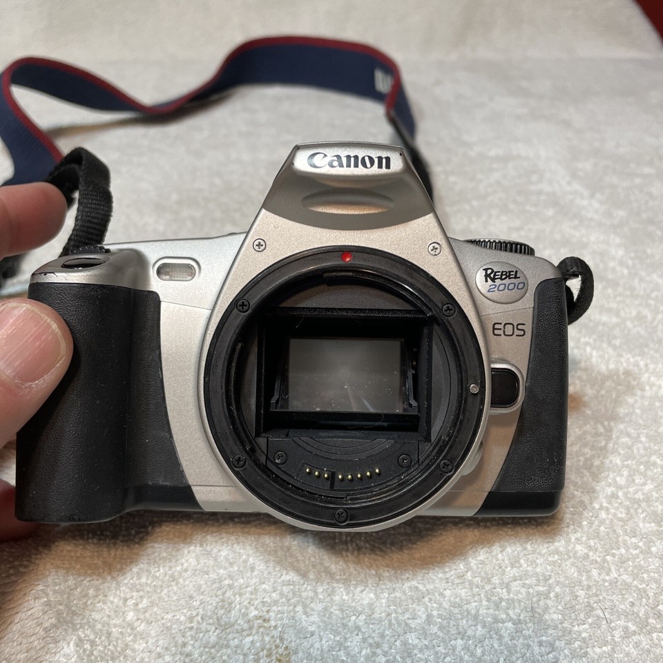 Canon EOS Rebel 2000 35mm Film SLR Auto Focus Camera Body 82966103179